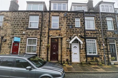 3 bedroom terraced house to rent - Photo 2