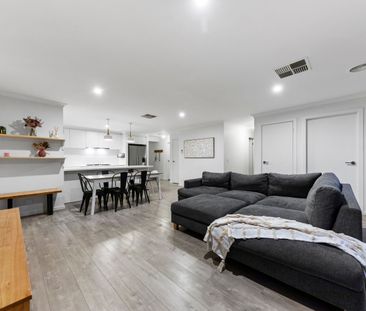 Picture Perfect on Cinema St! - Photo 3