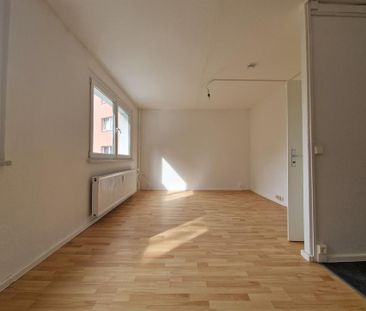 Charmante 3-Zimmer-Wohnung für kleine Familien und Paare ! + 2 NKM ... - Photo 1