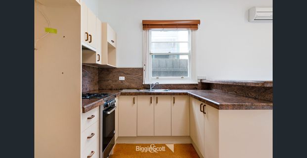 Single Front in Great Location! - Photo 1