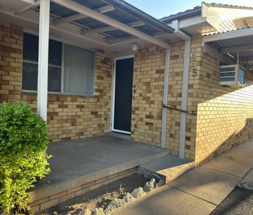 SOUTH TAMWORTH - Tucked Away Three Bedroom Unit - Photo 1