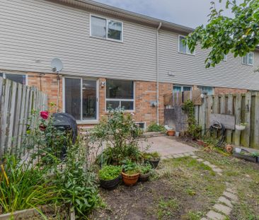 For Lease - 10 Cadham Boulevard Unit# #32, Hamilton, Ontario - Photo 2