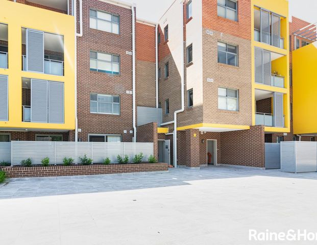Immaculate 2 Bedroom Apartment in Guildford - Photo 1