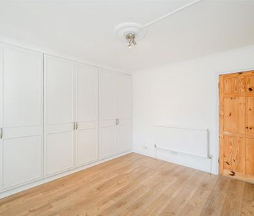 2 bedroom semi-detached house to rent - Photo 4