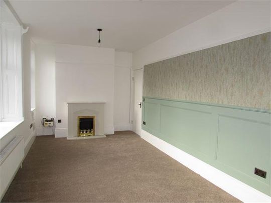 3 bedroom flat to rent - Photo 1