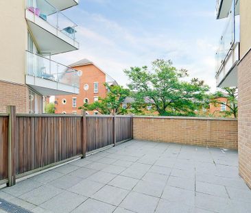 1 bedroom in a flat share to rent - Photo 6