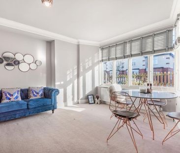 3 bedroom ground floor flat to rent - Photo 2