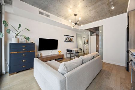 For Lease - 111 Bathurst Street Unit# 1214, Toronto, Ontario - Photo 3