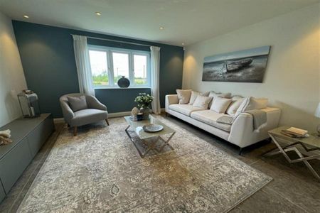 3 Bedroom Detached To Let - Photo 2