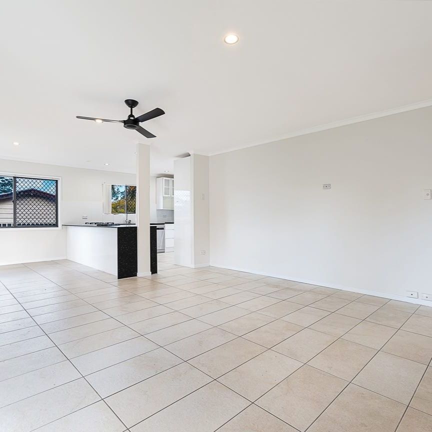 Spacious Family Home with Pool & Entertainer's Deck: - Photo 1