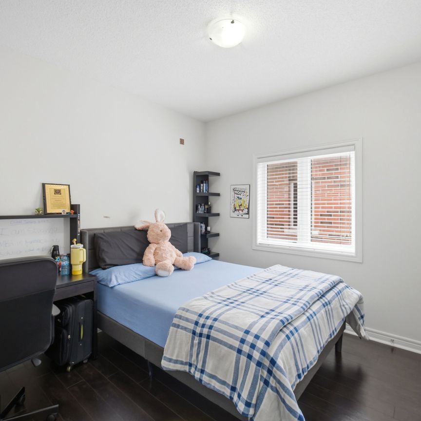 For Lease - 24 Exhibition Crescent, Brampton, Ontario - Photo 1