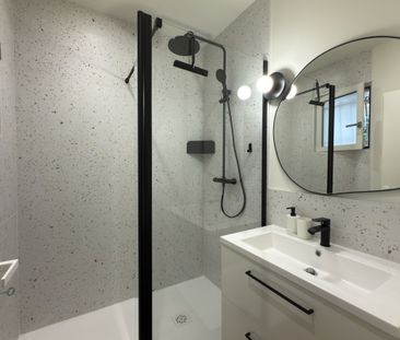 T2 meublé avec terrasse privative Saint Genès entièrement ré - Photo 5