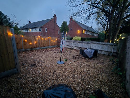 2 Bed Flat, St. Michael's Close, N3 - Photo 1