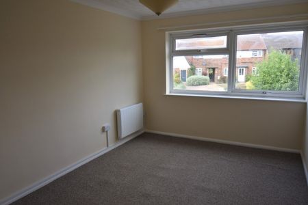 1 bedroom Apartment - TENTERFIELD HOUSE, WELWYN - Photo 2