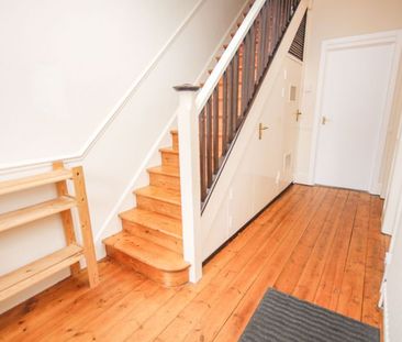 Student House, Winton - Photo 1