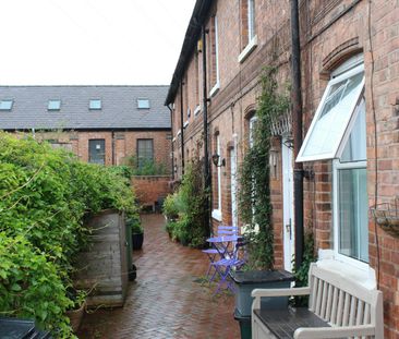 Terraced House to rent on - Photo 6