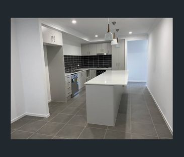 Premium Duplex Living - Photo 4