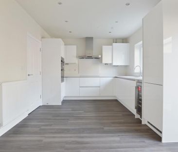 5 bedroom semi-detached house to rent - Photo 1