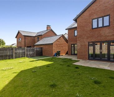 5 bedroom detached house to rent - Photo 3