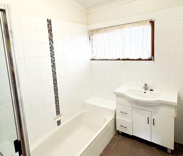 Great Home, Close to Town - Photo 3