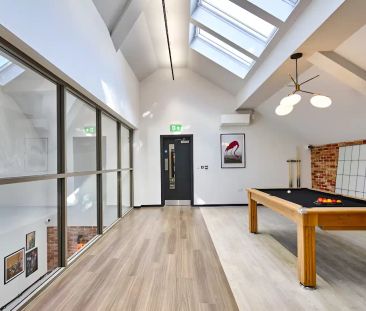 Bedroom Bronze (Shared Bathroom 12) - Photo 2