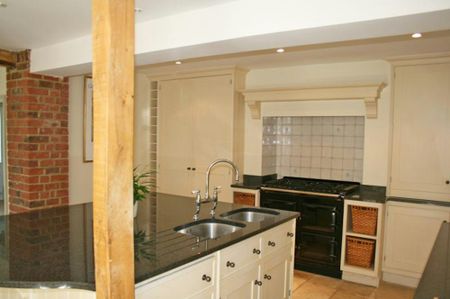 Linces Farm Cottages, Kimpton Road, Welwyn, AL6 9NL - Photo 5