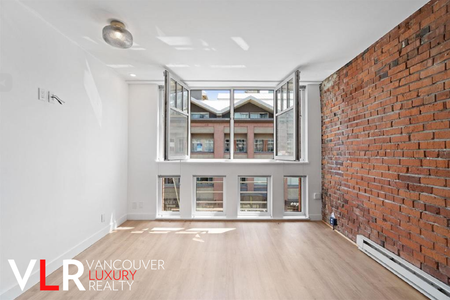 Condo in Downtown Vancouver, BC - Photo 2