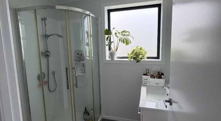 Spacious 4-Bed, 3-Bath Double Storey Townhouse - Photo 2