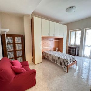 Monolocale in affitto - Photo 2