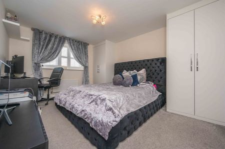 5 bedroom detached house - Photo 5