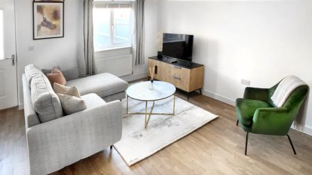 2 Bed, House - Photo 2