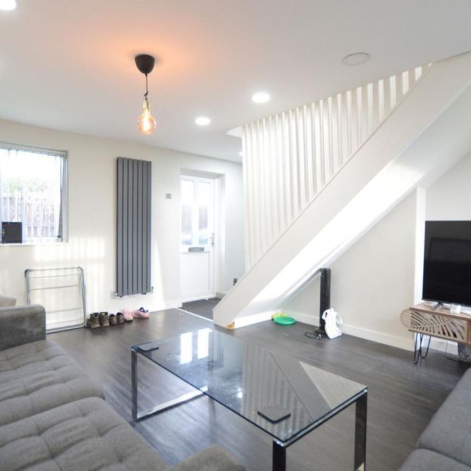 3 bedroom terraced house to rent - Photo 1