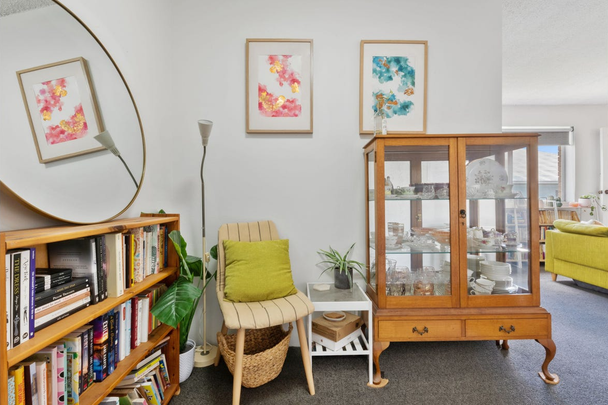 Walking distance to parks and shops. - Photo 1