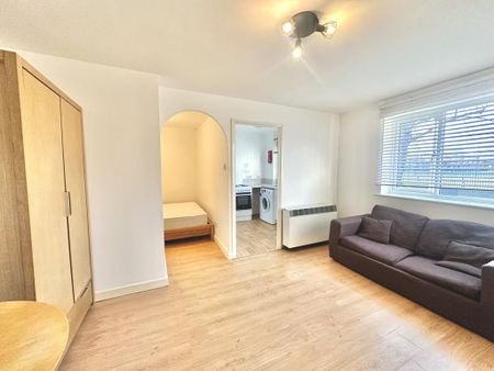 Studio to rent - Photo 3