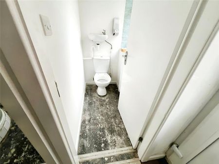 4 bedroom terraced house to rent - Photo 5