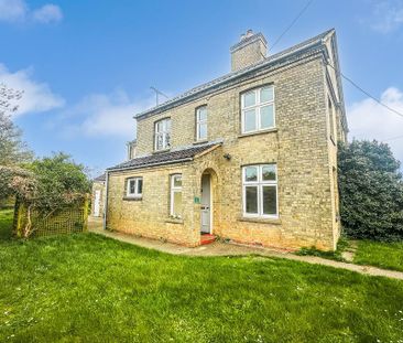 2 bedroom semi-detached house to rent - Photo 3