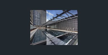 Award winning Watergate Complex - Photo 2