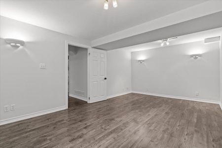 For Lease - 32 Michael Crescent, Barrie, Ontario - Photo 3