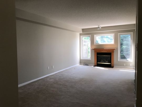 For Lease - 320 Ambleside Drive Unit# 33, London North, Ontario - Photo 1