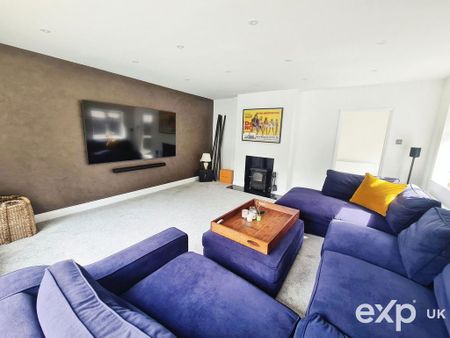 3 bedroom detached house to rent - Photo 4