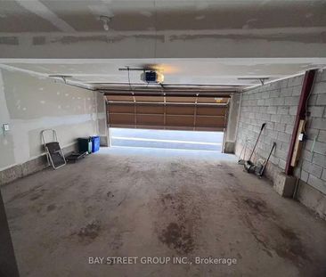 For Lease - 3325 Carding Mill Trail, Oakville, Ontario - Photo 6