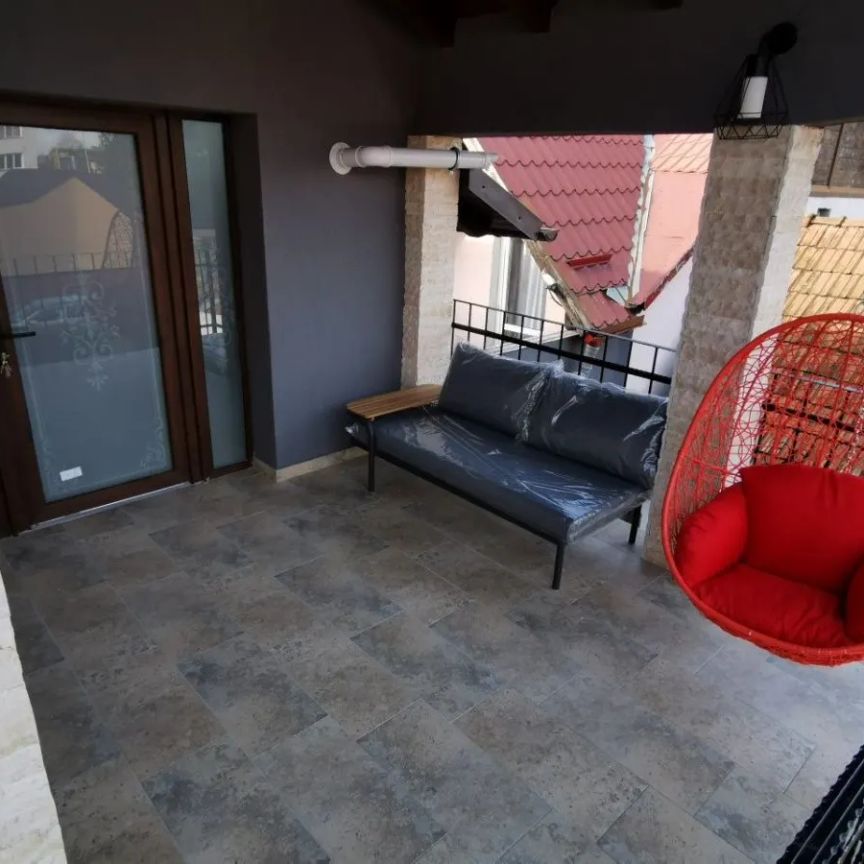 Casa individuala, cu 2 apartamente mobilate si utilate modern, Brasov - Fotografie 1