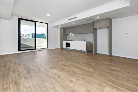 Beautiful Executive Apartment! - Photo 3