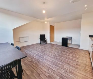 1 bedroom Flat To Let - Photo 3