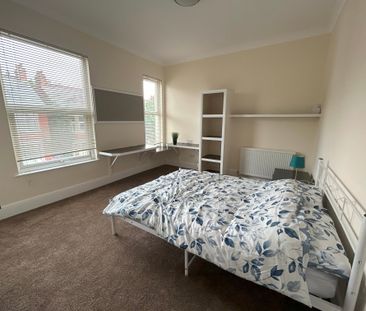🌟Large Double Rooms In Comfortable House - Photo 1