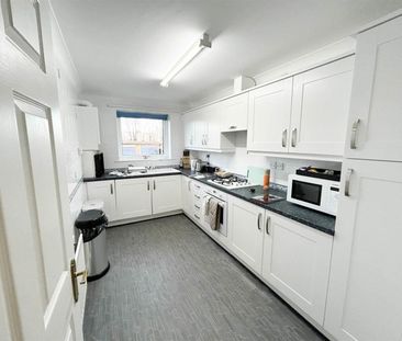 2 Bedroom Flat - Photo 1