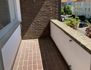 Helle 3-Zimmer-Wohnung mit großem Sonnenbalkon in Toplage von Seelze! - Foto 1