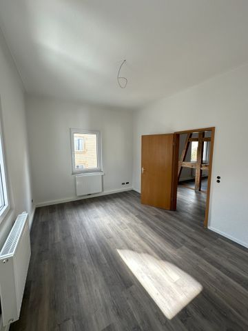 Großzügige 4-Zi.-Whg. in S-Wangen * TL-Bad + sep. WC * 91 qm * 3er WG mgl.! - Photo 2