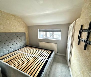 3 bedroom end of terrace house to rent - Photo 4