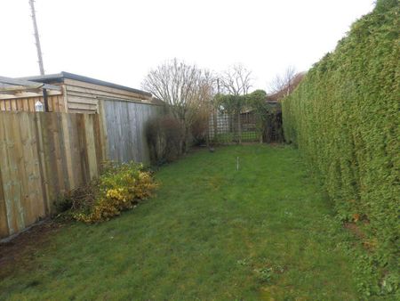 2 bedroom cottage to rent - Photo 2